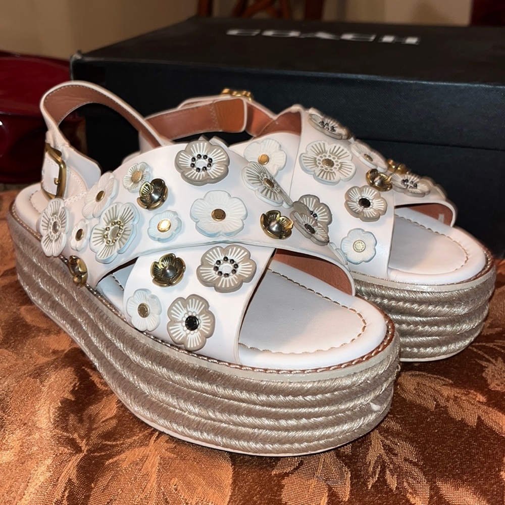 Beautiful Coach Platform Sandals Tea Rose Chalk Leather